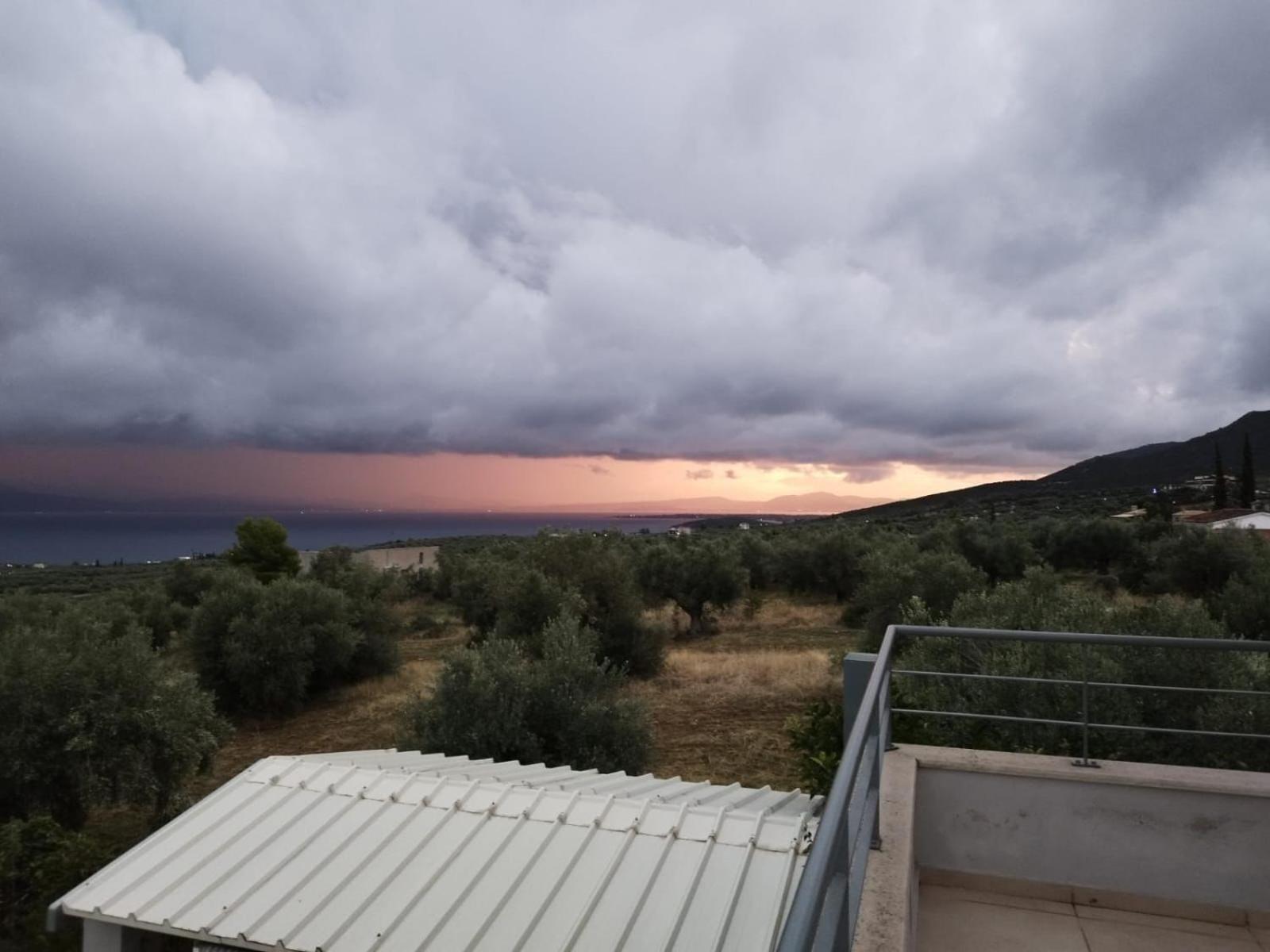 Panoramic View Summerhouse Loukissia Buitenkant foto